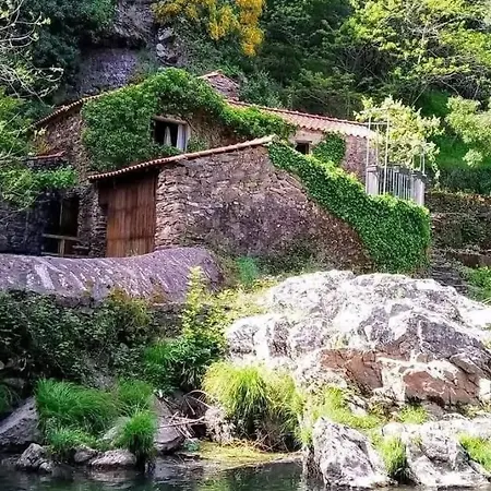 Refugio Serras Do Porto-luz&martins 帕雷德斯